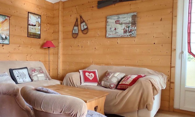 Font-Romeu-Odeillo-Via Apartment | Spacious 2-Bedroom Apartment in Font-Romeu with Spa