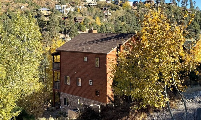 Summerhaven Cabin | Inviting 3-Story Cabin with Pool in Summerhaven