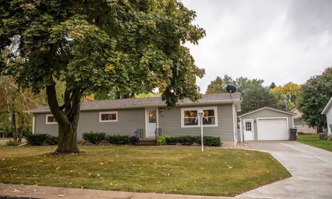 Marshfield House | Cozy 3BR Home in Quiet Neighborhood near Marshfield Hospital