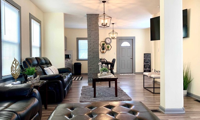 Niagara Falls House | Prime 3BR Retreat Near Falls & Casino with Pool Access