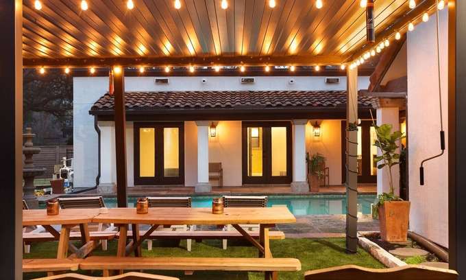 Wetmore House | Pet-Friendly 3BR/3BA Two-Story Retreat - Guest Rated 10/10