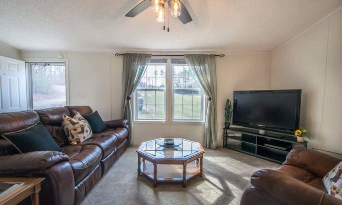 Hendersonville House | Discover The Hideaway @ Prestwood Farms: 9.8 Guest Rated Escape