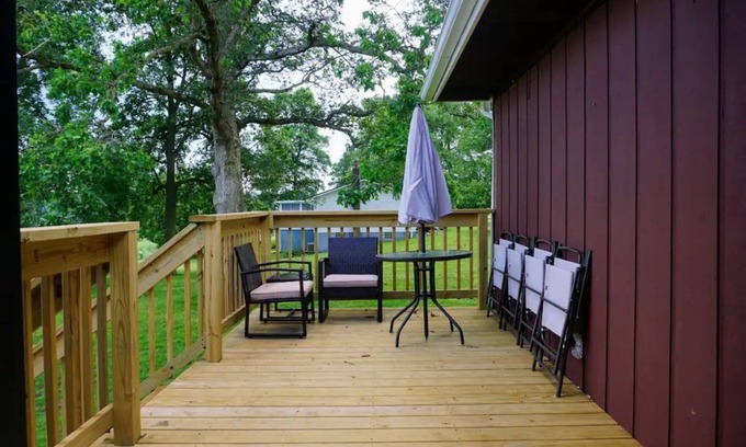 Lakeville Other | Perfect 3BR Retreat Near Mohican & Amish Country