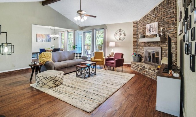 Southwest Arlington House | Family & Pet-Friendly 3BR Home in Central Location!