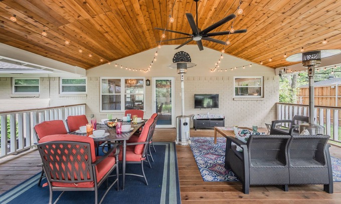 Dallas House | Inviting Retreat with Patio, Nintendo Switch & Pet-Friendly Perks