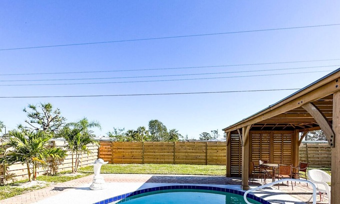 Grove City House | Cozy 3BR Pool Home Minutes from Beaches!