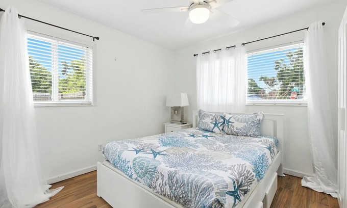Seminole House | Cozy 3BR Retreat w/AC. Near Beaches & Hospitals in Seminole
