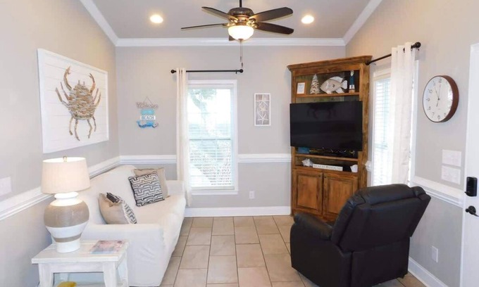 Surfside Beach House | Summer Special: Pet-Friendly Retreat at Ocean Lakes
