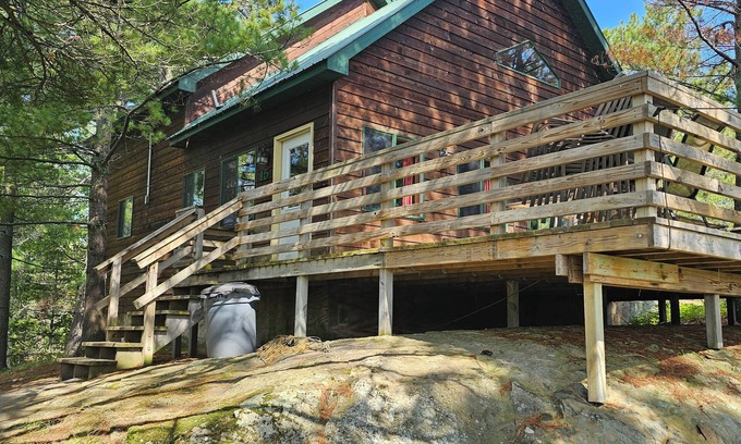 International Falls Cabin | Cozy 4-bedroom cabin steps from Voyageurs National Park and Snowmobile Trails!