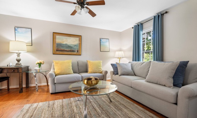 Montgomery Village House | Inviting 4 Bedroom Retreat with Kitchen & Breakfast Included