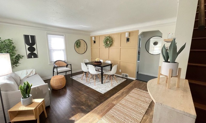Berea House | Inviting 4-Bedroom Retreat with Free Parking & Pet Welcome!