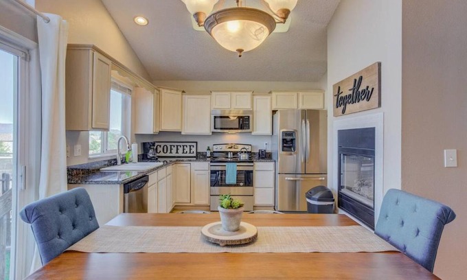 Northeast Colorado Springs House | Inviting 4BR House with Spectacular Views in Colorado Springs