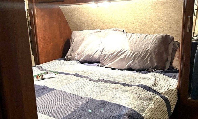 Lexington House | Cozy 5 Bed Glamping Retreat Peachessa Experience @ KHP