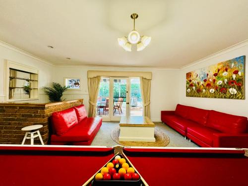Wantirna South House | Convenient Home Near Shopping Center, Ideal for Families