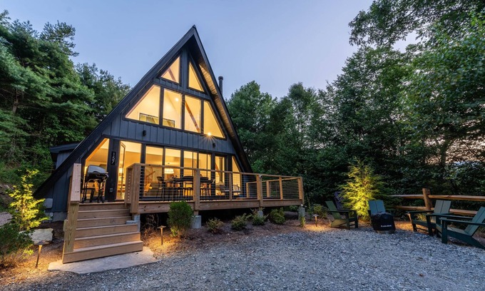 Vilas Cabin | Charming A-Frame Cabin with Hot Tub near Boone - 10/10 Rating