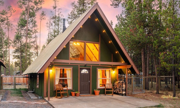 Oregon Water Wonderland Cabin | Charming A-Frame Cabin Steps from the Deschutes River