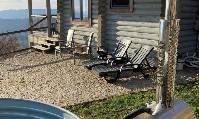 Molares Ski Chalet | Cozy accommodation with hot tub with panoramic views of mountain and valley