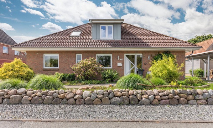 Hattstedt Apartment | Cozy accommodation in rural Hattstedt with terrace, garden and WLAN