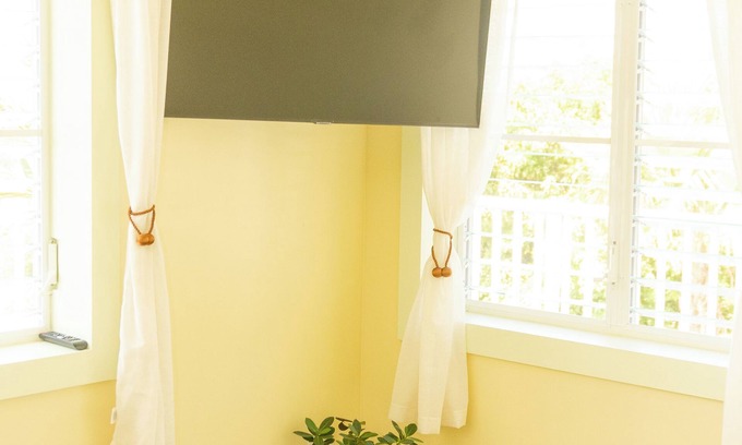 Estate Enighed Cottage | Inviting Ocean View Retreat with Spa and Breakfast Amenities