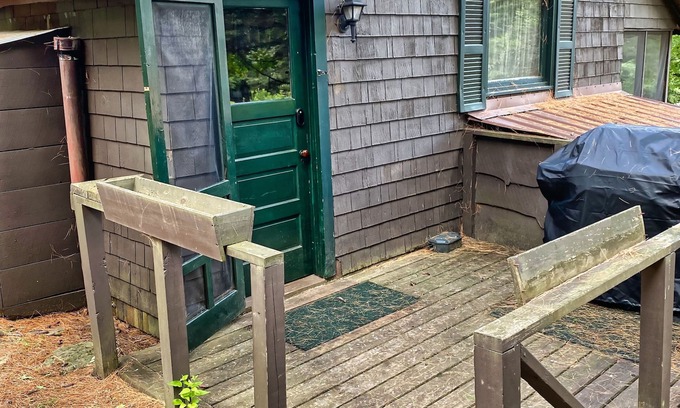 Long Lake Cabin | Charming Adirondack Cottage with Beach Access on Raquette Lake