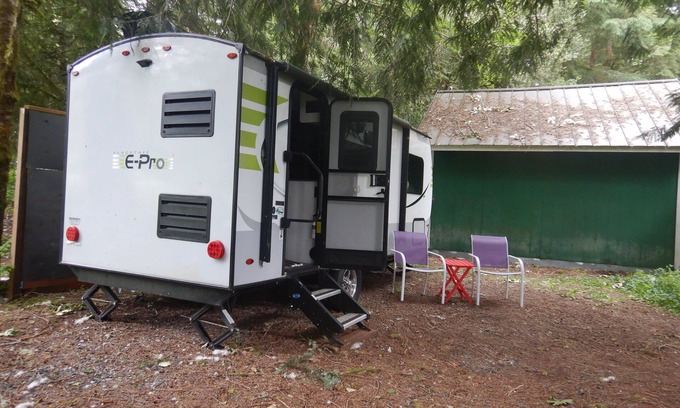 Lime Kiln House | Comfortable Guest Accommodations in Verlot, WA - Pets Welcome
