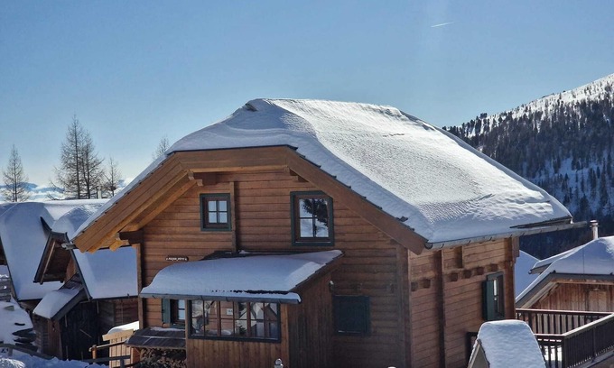 Falkert Ski Chalet | Inviting Alpine Hut with Pool and Spa at 1900m