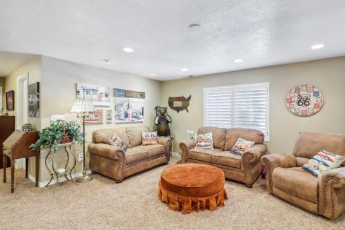 American Fork Apartment | Pet-Friendly American Fork Retreat with Electric Fireplace