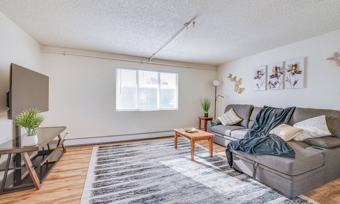 Midtown Anchorage Apartment | Inviting Anchorage Apartment with Mountain Views & Spa