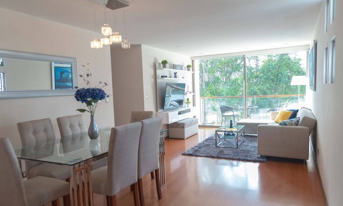 Santiago de Surco Apartment | Modern Apartment with Spa and Breakfast in Prime Location