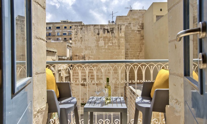 Valletta Apartment | Welcoming Valletta 1-Bed Apartment with Ocean View Amenities