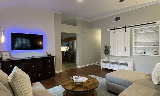 Georgetown House | Inviting Three Bedroom Retreat with Hot Tub & Spa Amenities