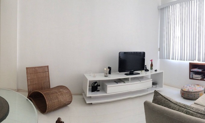Copacabana Apartment | Inviting Oceanfront 2 Bedrooms with Pool & Breakfast