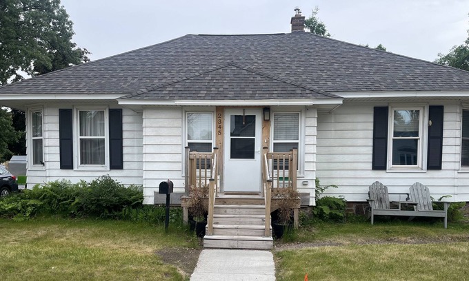 Stevens Point House | Inviting Retreat Near Downtown with Spa and Hot Tub