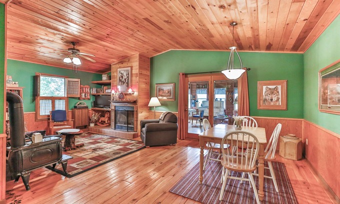 Hinckley House | Inviting Accommodations in a Picturesque Country Setting