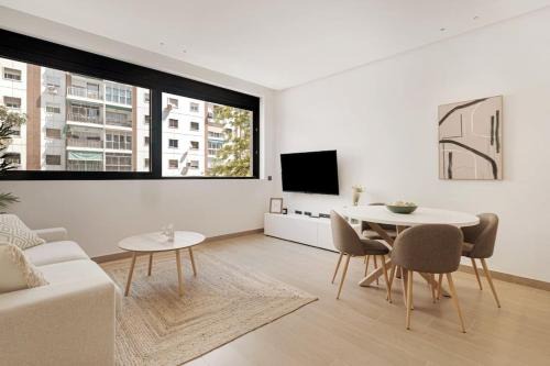 Gamarra Apartment | Comfortable Apartment Retreat - 4 Star, Rated 10/10