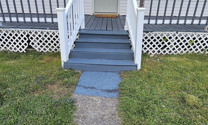 Portsmouth House | Comfortable Retreat Near Exciting Events and Relaxing Beaches