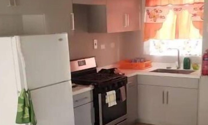 Arouca House | Cozy and convenient location. great for business and family stay..