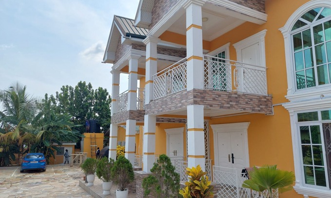 Teshie Apartment | Immaculate Abode with Pool, Spa & Hot Tub Awaits You!