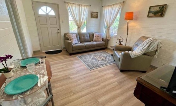 Somis Other | Cozy and Peaceful 1-bedroom Farmhouse in Somis