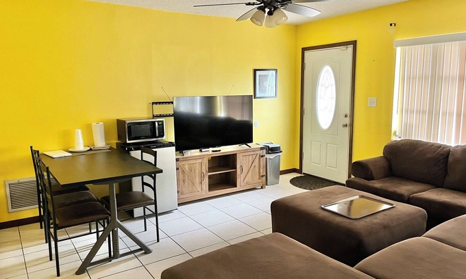 Limona Improvement House | Comfortable Retreat with Breakfast & Family-Friendly Vibes