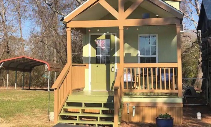 Forsyth County House | Serene Tiny House Retreat on a 100-Acre Farm, Pet Friendly