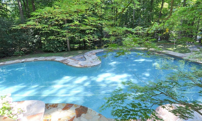 Berkeley Springs Cabin | Inviting Getaway with Pool, Breakfast & Pet-Friendly Stays