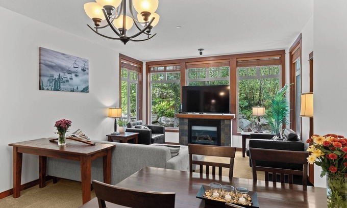 Sun Peaks Condo | Inviting 2-Bedroom Ski-In/Ski-Out Condo with Private Hot Tub