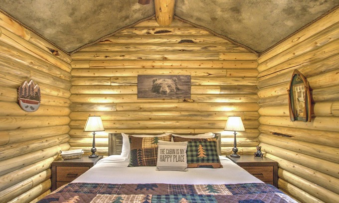 Lazy Acres Cabin | Inviting Bear-Themed Cabin on 40+ Private Acres