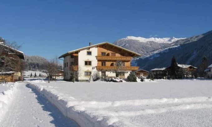 Aschau Im Zillertal Apartment | Inviting Apartment with Zillertal Mountain Views & Pool