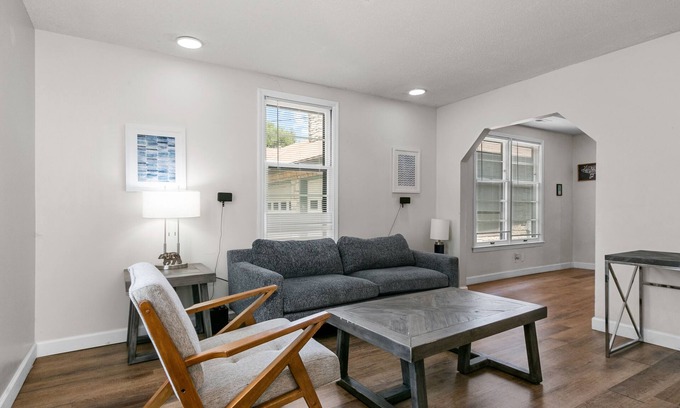 Rosedale House | Inviting 4BR Retreat Near KU, Westport & Plaza - Rated 9.4