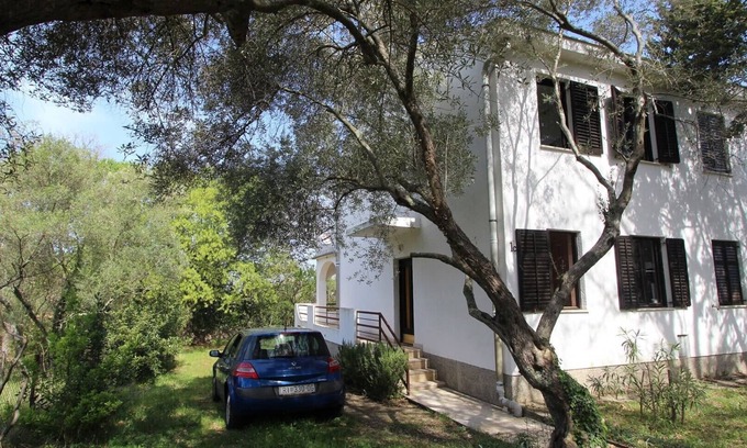 Bogovici Apartment | Comfortable Apartment Gita with Pool in Malinska