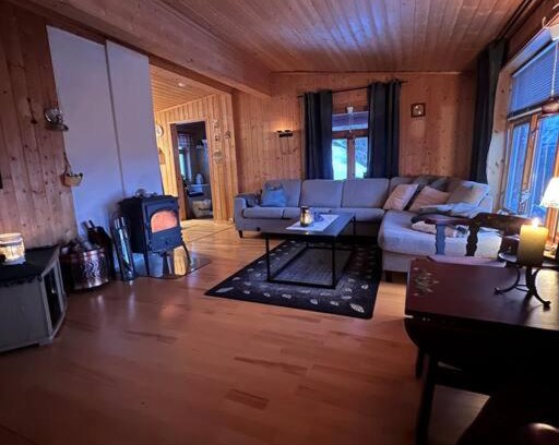 Lyngen House | Pet-Friendly Cabin with High Guest Rating of 9.3/10