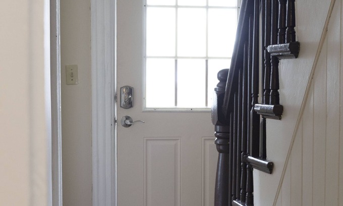 Kingston House | Inviting House for Families Near Downtown Kingston