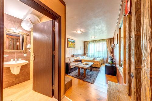 Pamporovo Apartment | Cozy and Stylish Studio in Forest Glade